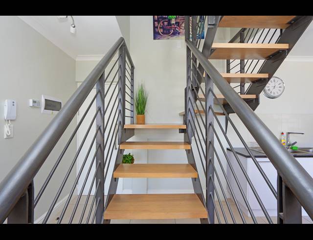 2 BEDROOM APARTMENT TO LET IN KENILWORTH